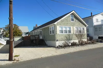 Image de 4 bedroom accommodation in Brighton Beach