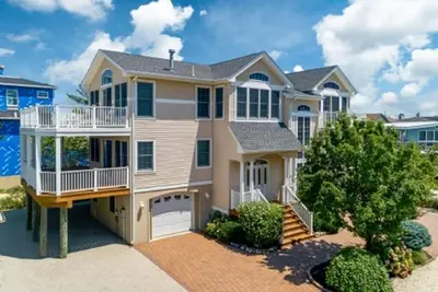 Image de 4 bedroom accommodation in North Beach