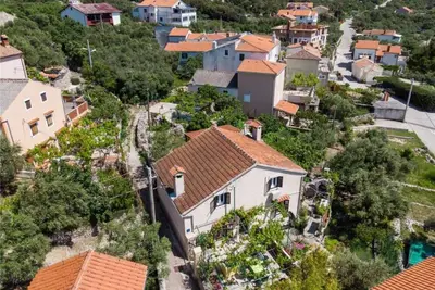Image de Apartment Nona 1, rustic apartment in village Miholascica, island Cres