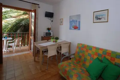 Image de Appartement de vacances moderne et confortable avec vue sur la piscine