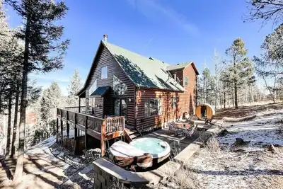 Image de Trail's End Mountain Escape w/ Hot Tub!