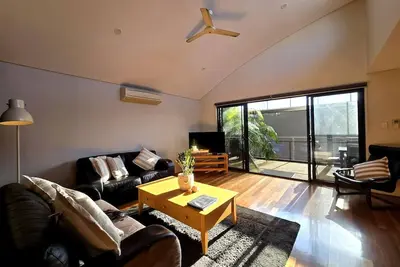 Image de Sunset on Fearn, lovely 2 bedroom apartment\n\nShare\n\nSave