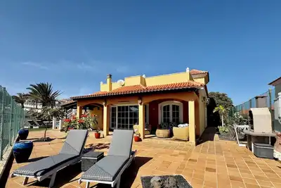Image de Fabulous villa with sea views situated on the golf resort of Caleta de Fuste
