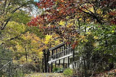 Image de Dog friendly - Forest Escape - wraparound deck - 3br  - Shawnee - Long Stays