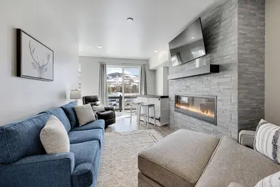Image de Gorgeous new Silverthorne luxe townhouse with heated attached garage