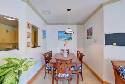 Image de Sunny, Spacious Condo: Near Atlantis & Beach