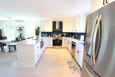 Image de Beautiful East End home overlooking the bay