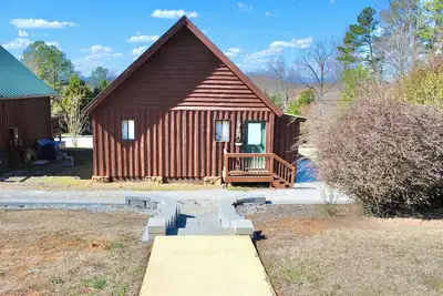 Image de Cozy cabin in pleasant Six Mile with onsite Pool and Lake Access nearby!