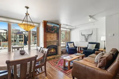 Image de Top Notch: Fireplace & Hot Tub