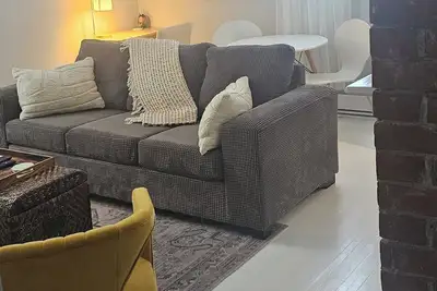 Image de Home Away from Home – Near Trails, Restaurants, Craft Beer & Downtown!