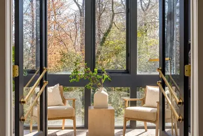 Image de Buckhead Bliss - Peaceful, Stylish Retreat with Modern Comfort in Prime Location