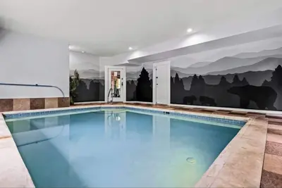 Image de Indoor Pool-Hot Tub-Theater-Game Room-Pet friendly