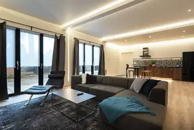 Image de Modern High End Loft Large Central Location in wonderful Kirkland Ac