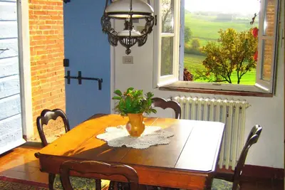 Image de Panoramic apartment in old farmhouse. Farm with historic wine cellar.