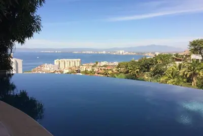 Image de Private Romantic Ocean View Haven with 40 foot Deck & Filtered Water