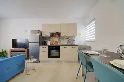 Image de stylish 1 bedroom apt