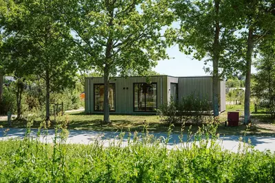 Image de Fully furnished holiday home for six people, close to all amenities in the park.