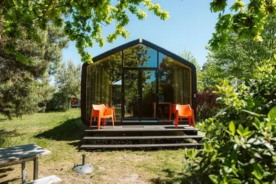 Image de Sustainable cottage made of recycled cardboard