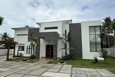 Image de Luxury 5-bedroom Crown Villa Deluxe #2 - Ocean View - Black-band All-Inclusive