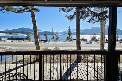 Image de Tranquil 2-bedroom condo with Lake and Mountain View's