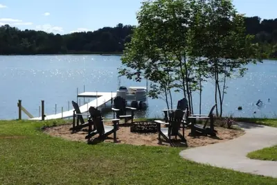 Image de Charming 3-bedroom home on the Cheboygan River w/ Boat Dock and Kayaks