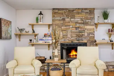 Image de Peaceful Side Modern Mountain Home