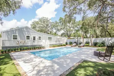 Image de Beautiful spacious home and pool, wi-fi, pool