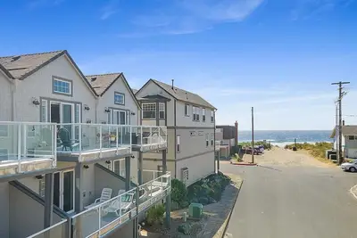 Image de Oceanview Modern - Fireplace - Balcony - 3 Bedroom