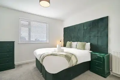 Image de The Emerald | 6 Beds | Contractors | Free Parking