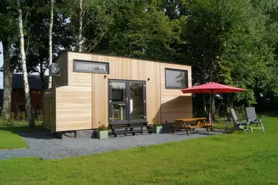 Image de Tiny house de 2/4p en Gaume, proche des bois, ses sentiers (Gr 129) et du golf