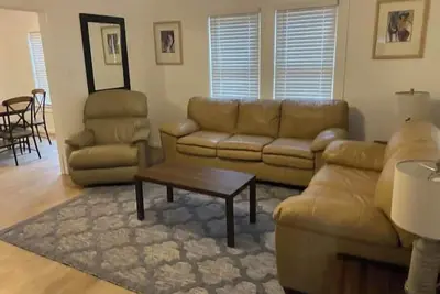 Image de Clean & Cozy 3 Br\/1 Ba Walkable to Texas Tech
