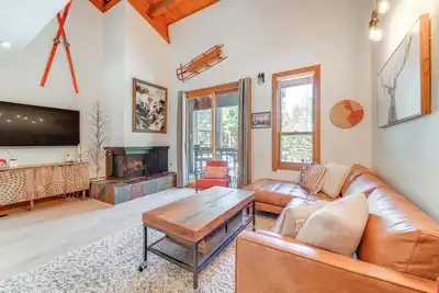 Image de 8 Mi to Lake Tahoe: Spacious Northstar Condo!