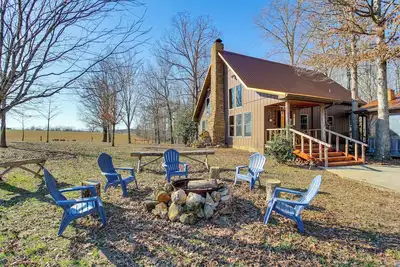 Image de Reel in Fish, Relax By Fire: McMinnville Cabin