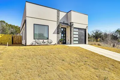 Image de Walk to Lake: Modern Pet-Friendly Home in Granbury