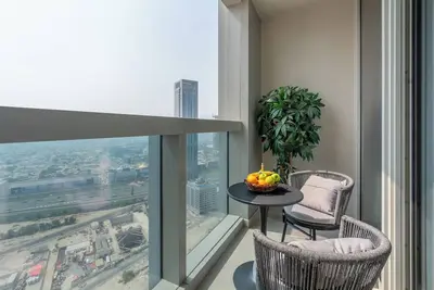 Image de Downtown Luxury - Elegant 1-Br Apartment - 5 Min Walk to Dubai Mall