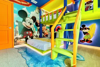 Image de Themed Bedrooms, Game Room & Private Pool with Bbq – Minutes from Disney