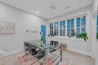 Image de Spacious & Cozy 1br/1b Guest Suit with Ac/ Nearby Ubc/Free Parking
