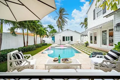 Image de 2 Mstr Bdrms | Walkable | Intracoastal | 5min to Beach