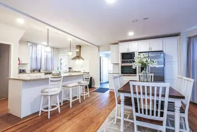 Image de Bartram Beach House with Free Private Parking