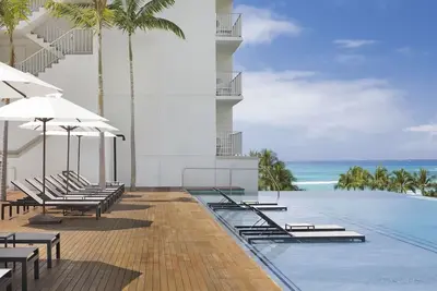 Image de Queens with a Seaside Glimpse, Alohilani Resort – Partial Ocean Views, 2 Rooms