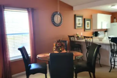 Image de Unplug and Enjoy a cozy home with a backyard patio, grill, and free Wi-Fi.