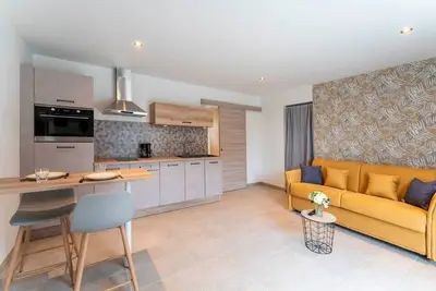 Image de Studio Marquet avec jardin partagé – Calme, confort et charme provençal à Beaucaire