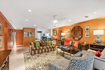 Image de Golden Lagoon - Hosted by Moore Ai Rentals