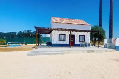 Image de Wake up to a sea view on this Alentejo hill, a 10-minute walk from the beach.