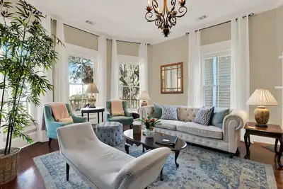 Image de A Memorable Savannah Escape in Thomas Square