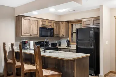 Image de 2 Bd Lake Condo, Ticket Discounts, Resort perks
