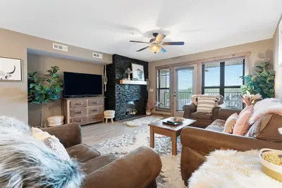 Image de 1 Bd Lake Condo, Sleeps 6, Golf and Ticket Discounts, Resort Amenities