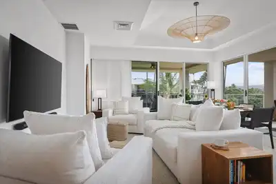 Image de 💎 Hilton Pool Pass! Luxury Penthouse • Majestic Views • Walk to Beach