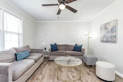 Image de Raleigh house sleeps 10 - starts @ 5. 5k/month