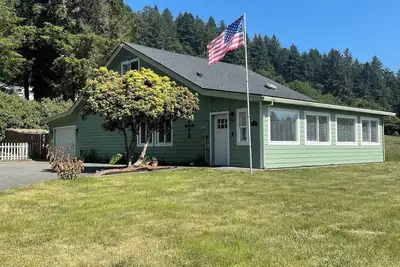 Image de Pelican Cottage ~ Close to Brookings and Crescent City. Great for large groups
